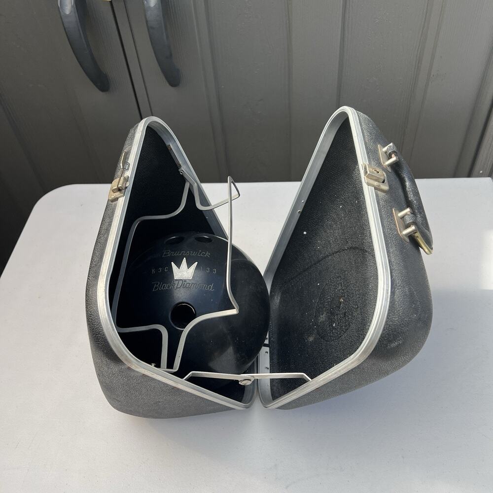 Vintage Brunswick Black Diamond Bowling Ball Hardcase 15 Lb 12 Oz K3C 133 Crown